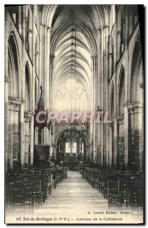 CPA Dol de Bretagne Interieur de la Cathedrale 