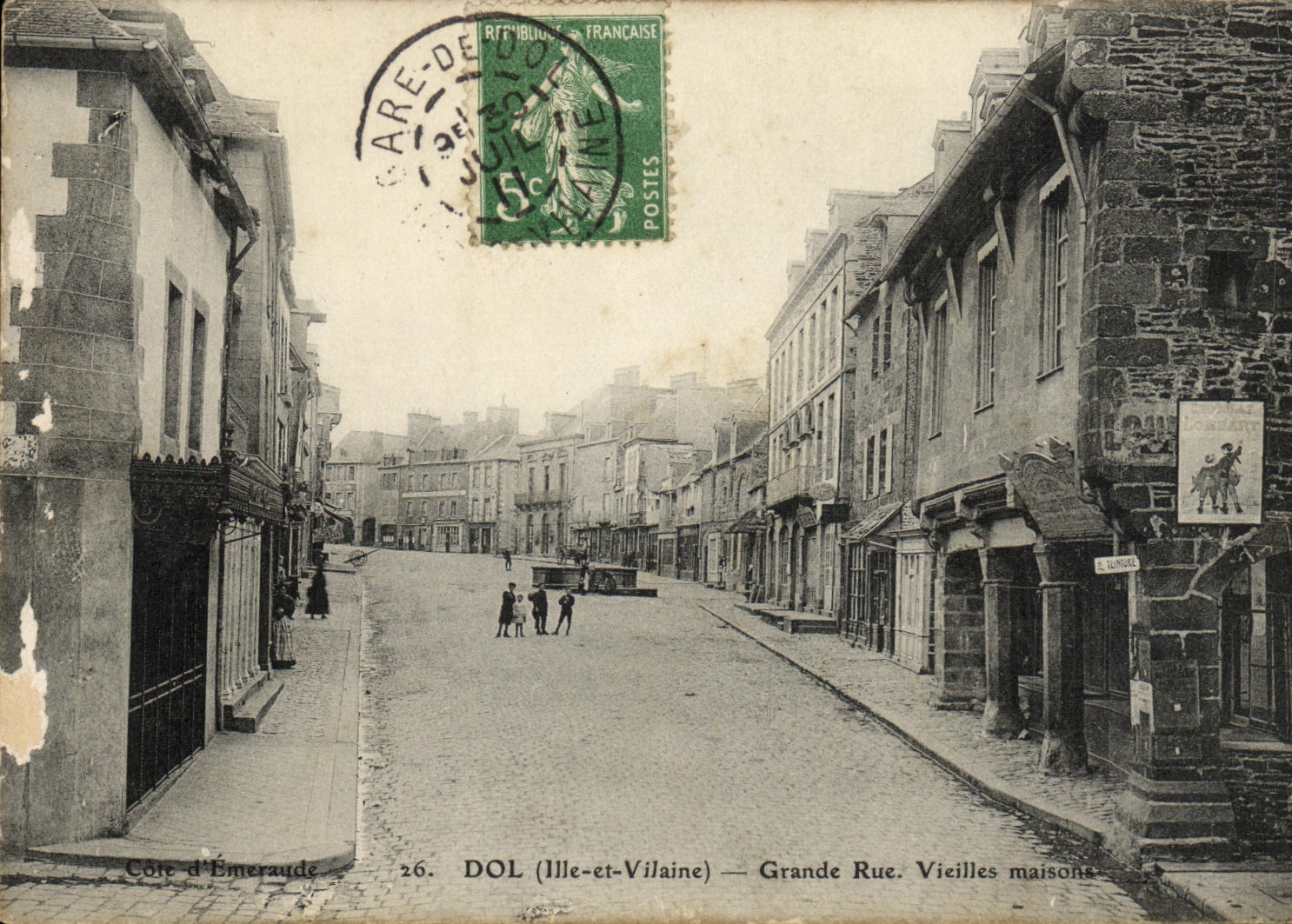 CPA Dol Grande Rue Vieilles Maisons