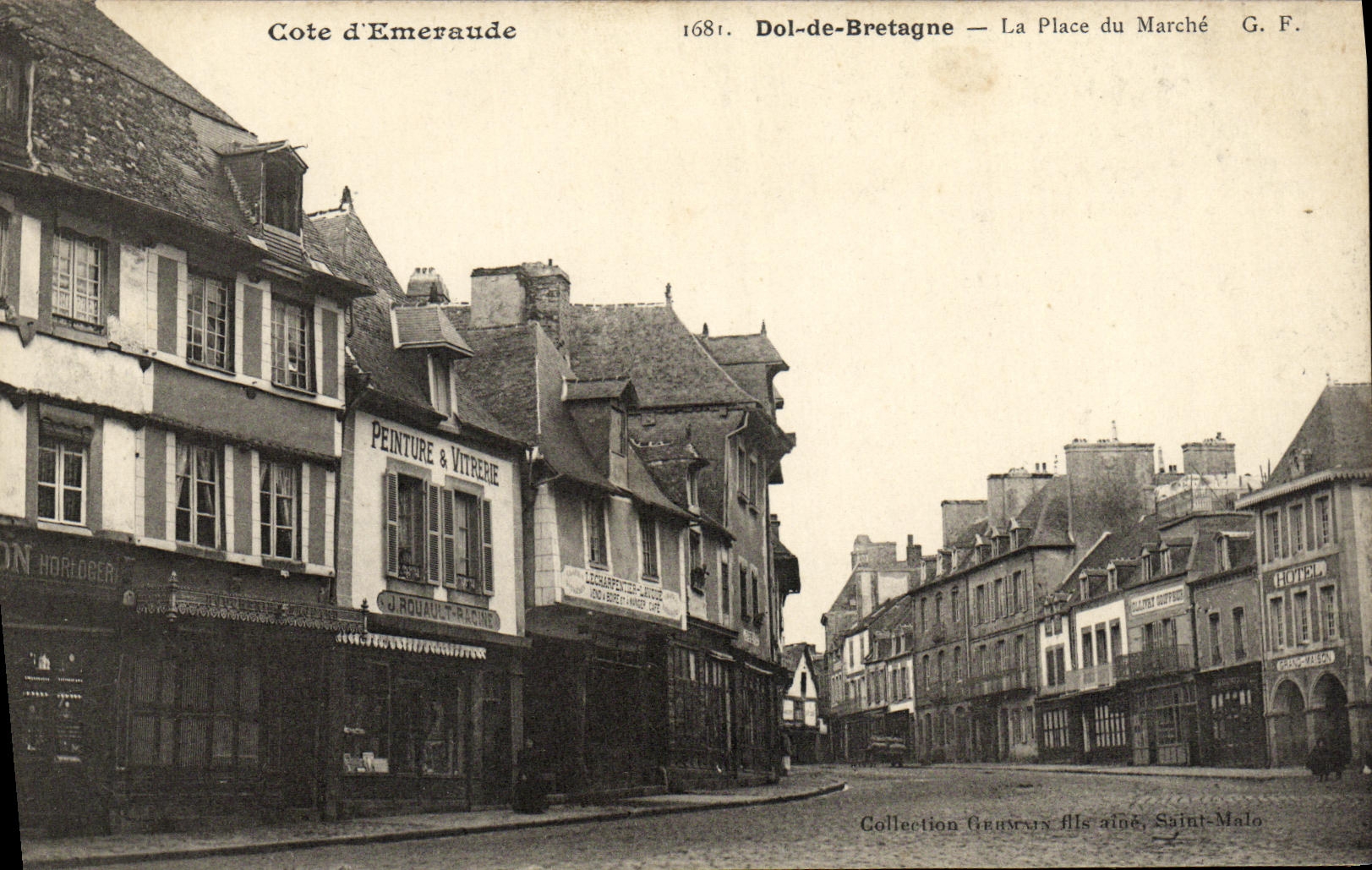 Dol-de-Bretagne — La Place du Marché — G. F.