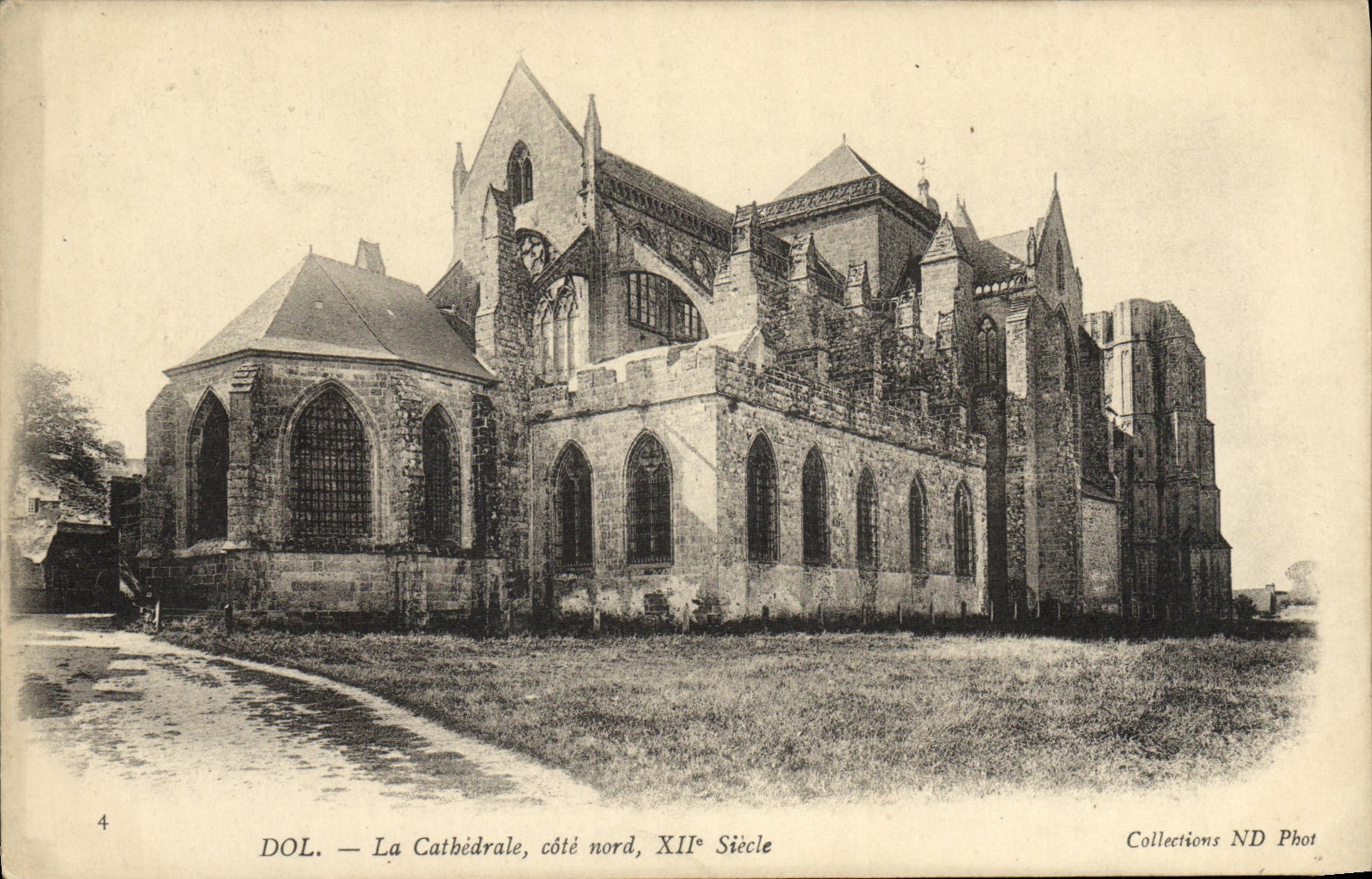 Dol — La Cathédrale, côté nord, XIIe Siècle — Collections ND Phot