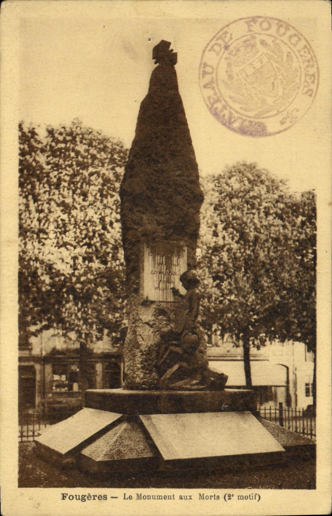 Fougères — Der Kriegerdenkmal (2. Motiv) — Verleger CPAPHIL, Nr. 35