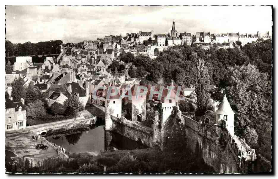CPM Fougeres Le Chateau La Ville Haute
