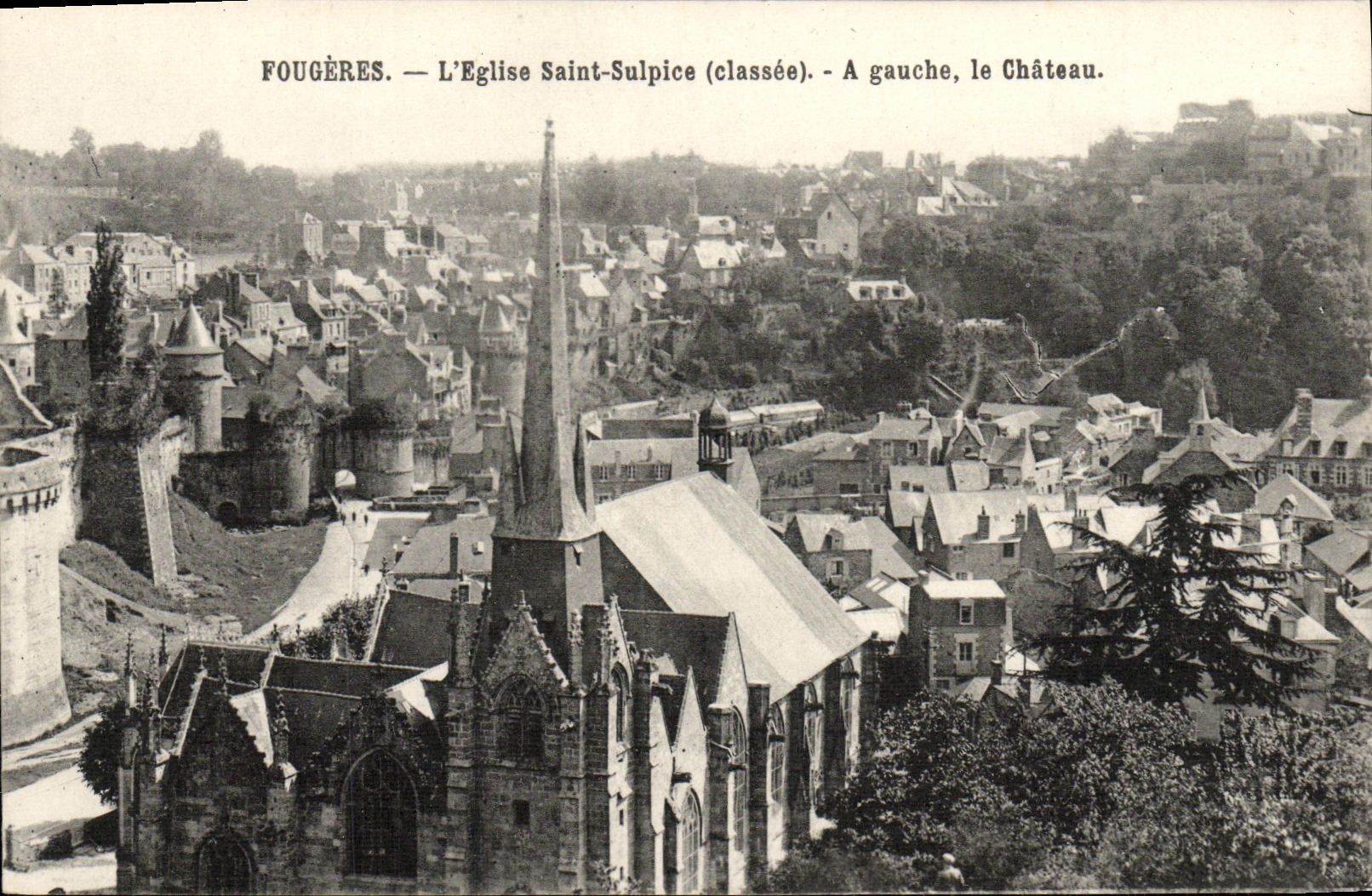 Fougères — La Chiesa di San Sulpizio (classificata) — A sinistra, il Castello.