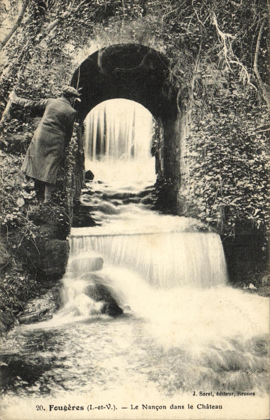 Fougères (I.-et-V.) — Le Nançon dans le Château — J. Sorel, éditeur, Rennes