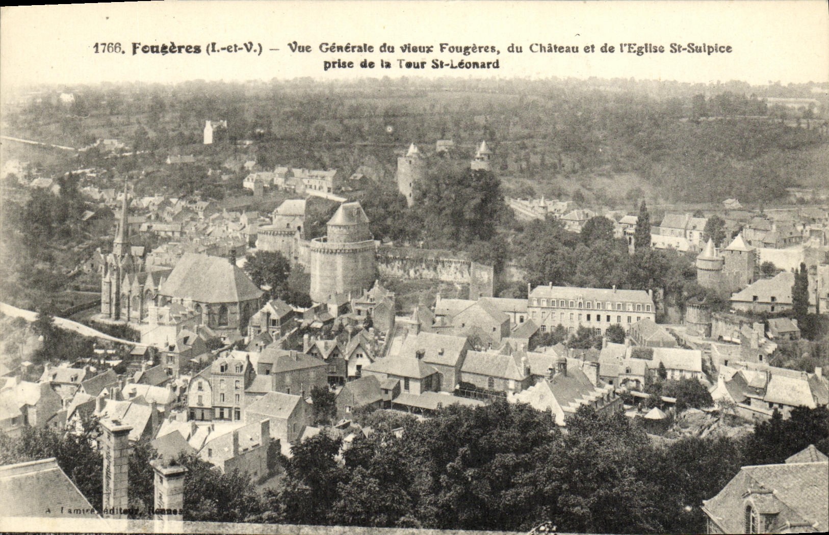 Fougères (Ille-et-Vilaine) — Algemene uitzicht op het oude Fougères, het kasteel en de kerk van Sint-Sulpicius genomen vanaf de toren van Sint-Léonard — A. Lamiére, Adilly, Ille-et-Vilaine