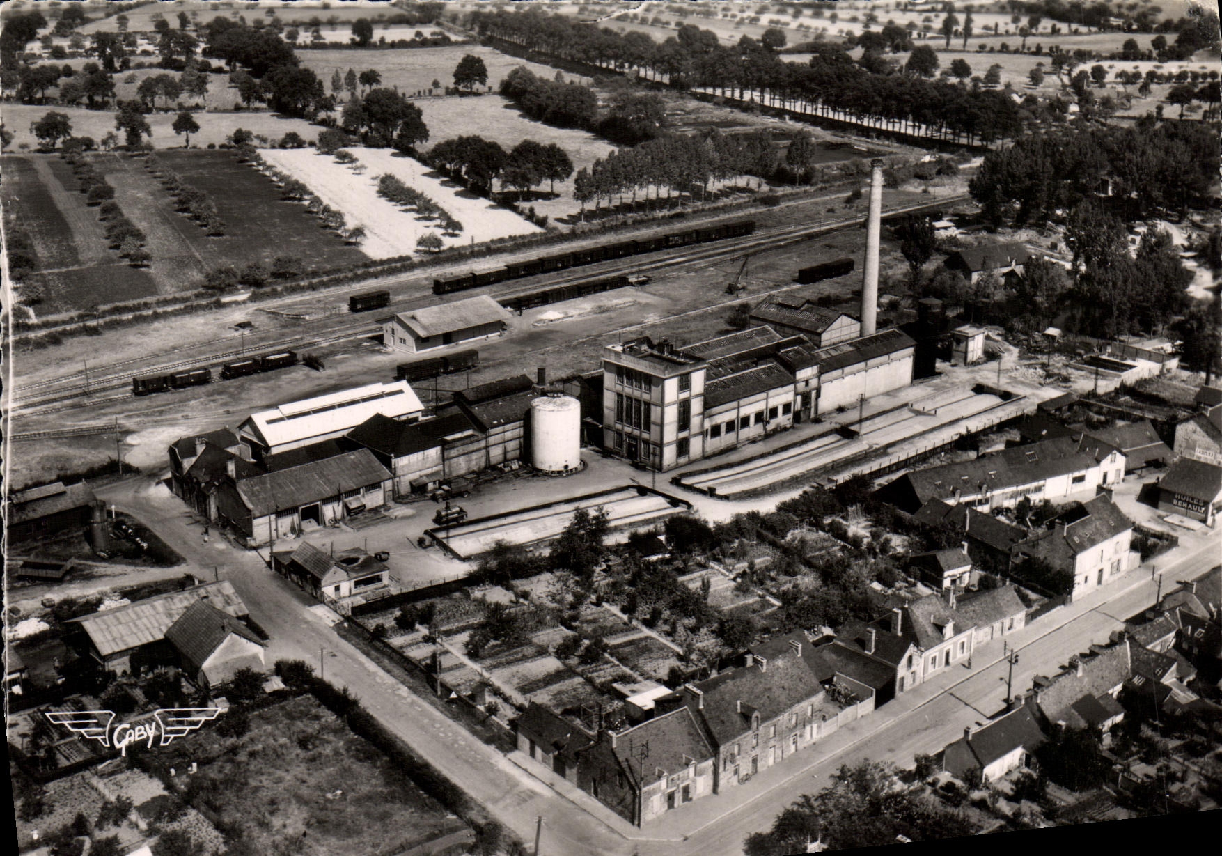 La Guerche-de-Bretagne — Faubourg de Vitré et Distillerie — Éditeur Gaby