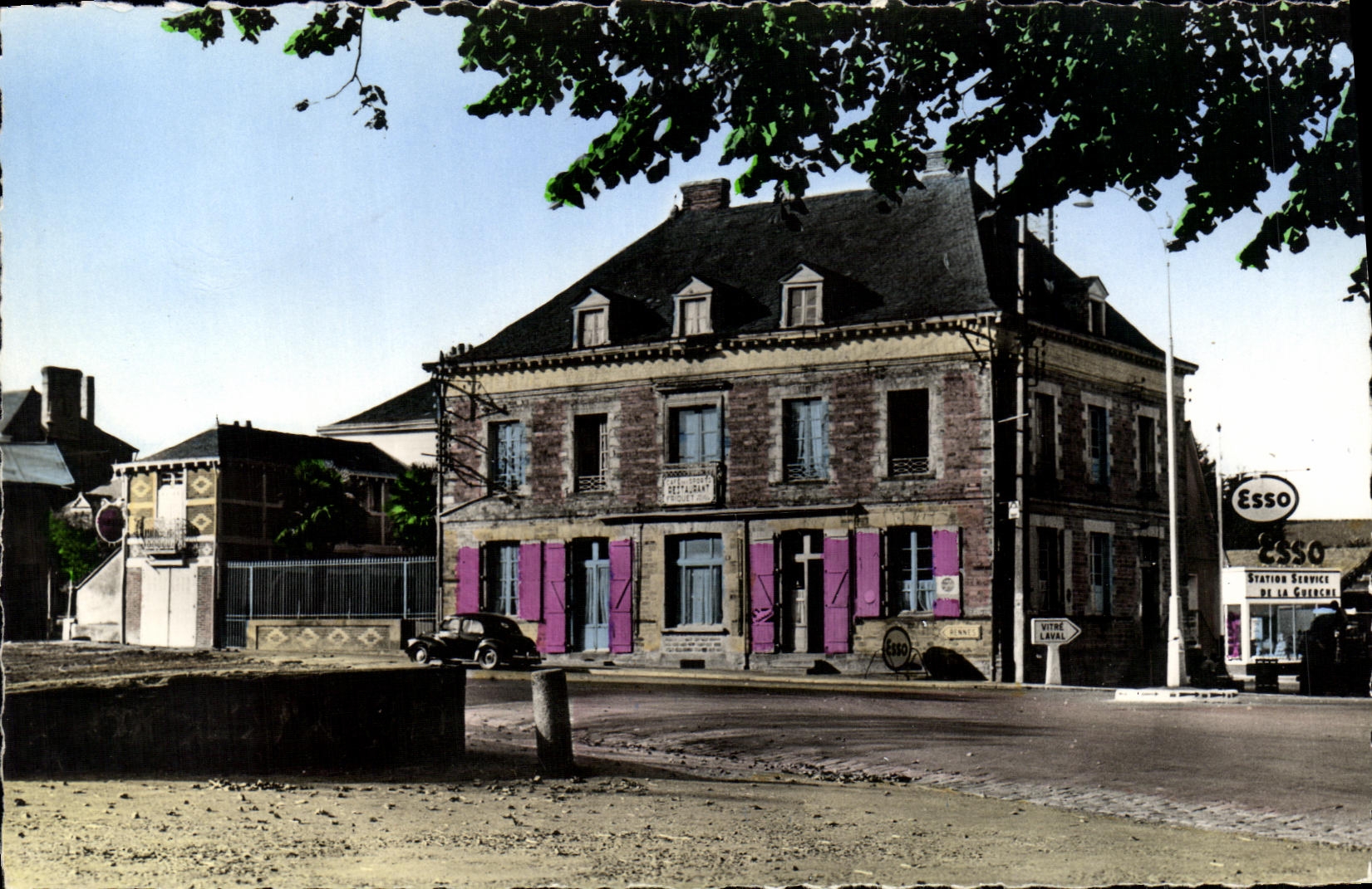 Station Service Esso de La Guerche-de-Bretagne — Les Routiers — Éditions du Monde Breton