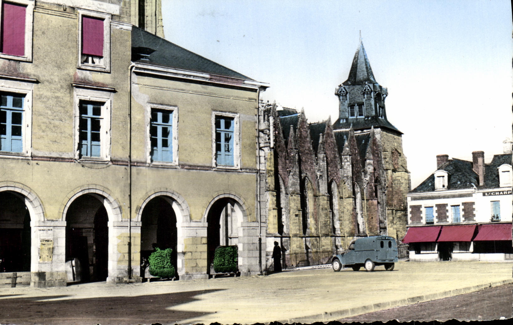 La Guerche-de-Bretagne — Place de la Mairie — Éditions du Mont-Sartourville