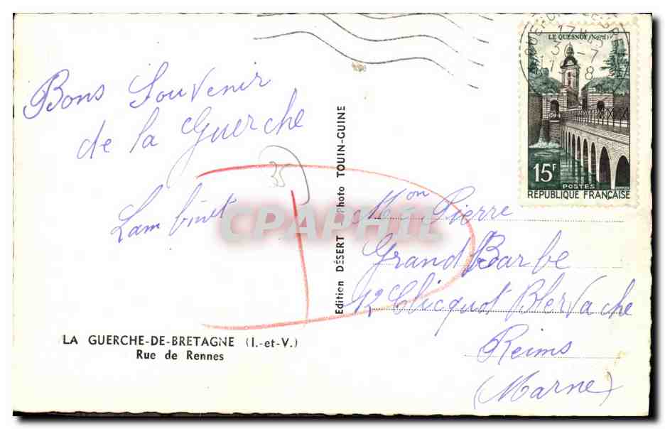 Place centrale de La Guerche-de-Bretagne — éditeur Désert, n° de série non visible — Reverso