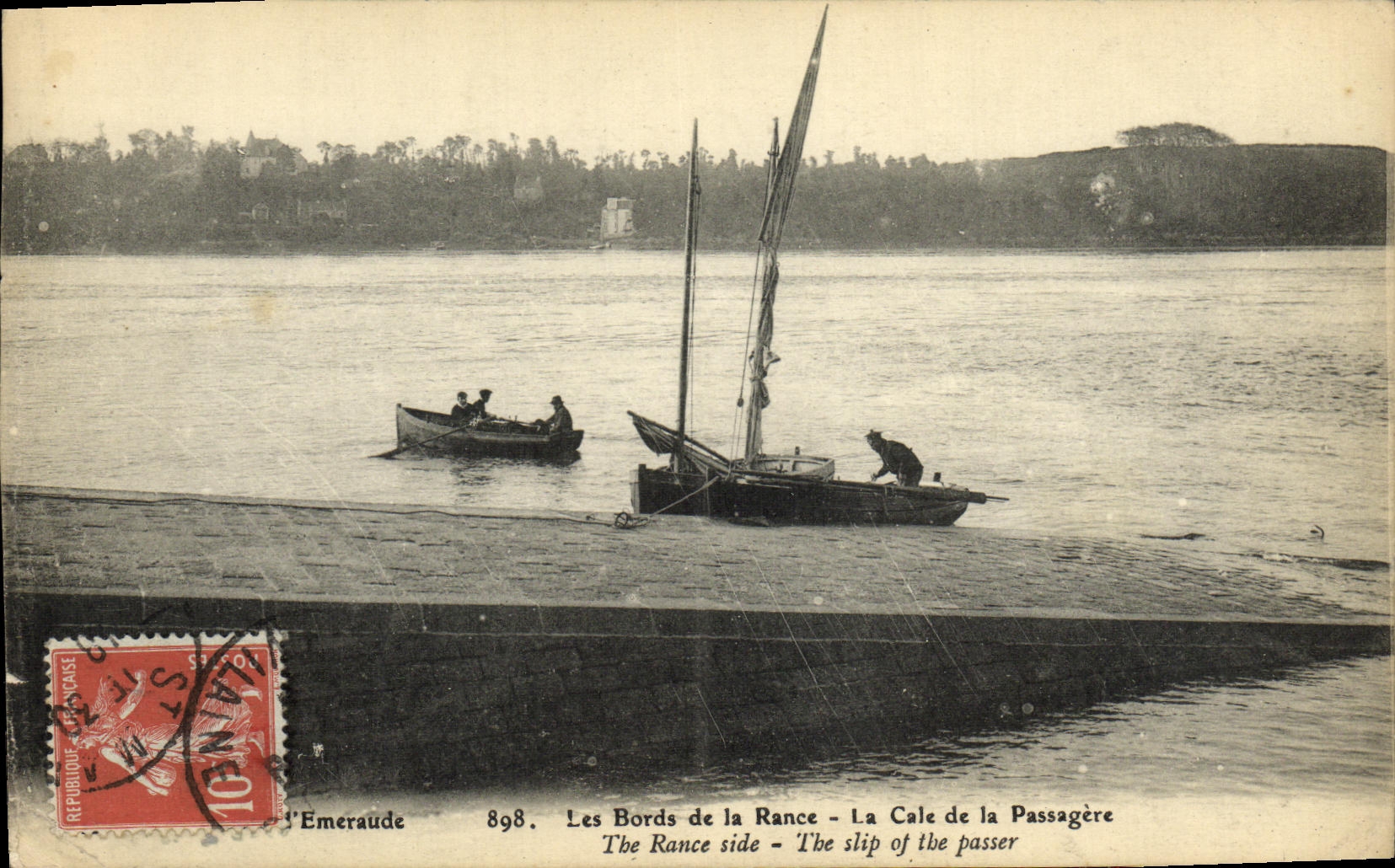 CPA Les Bords De La Rance La Cale De La Passagere Barque Bateau