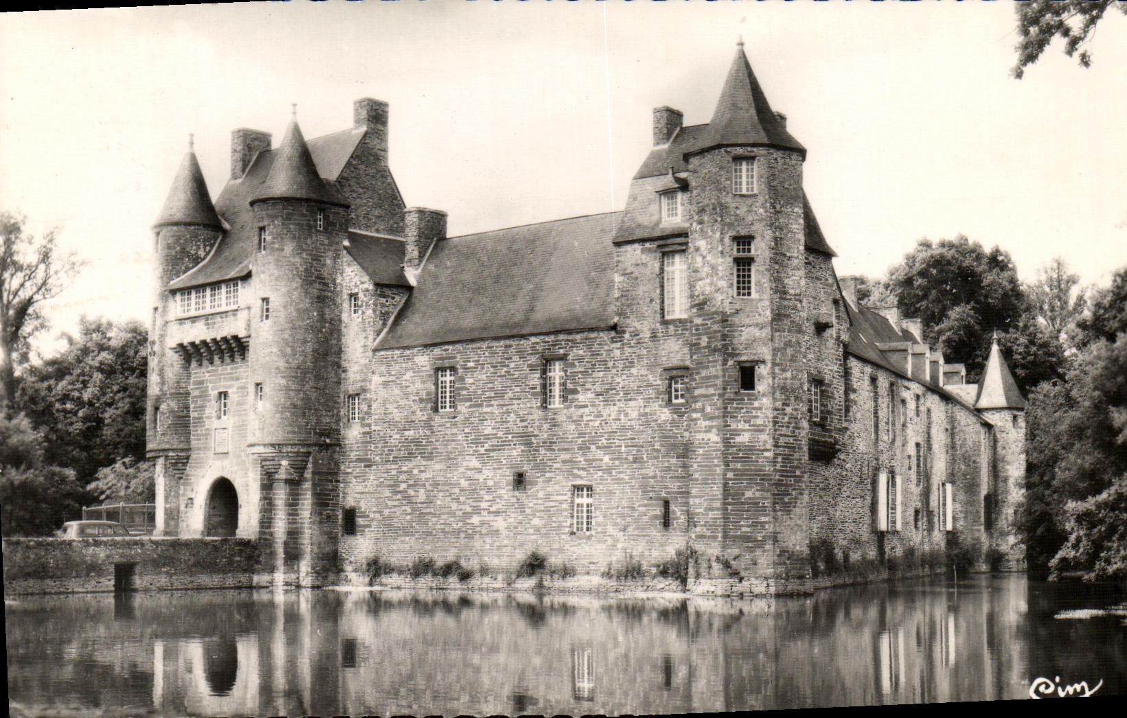Paimpont (Ille-et-Vilaine) — Château de Trécesson — Commer Imprimeur