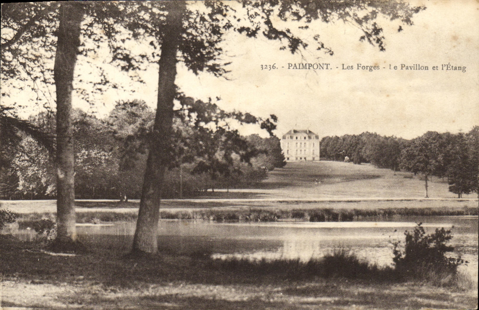 CPA Paimpont Les Forges Le Pavillon et L Etang