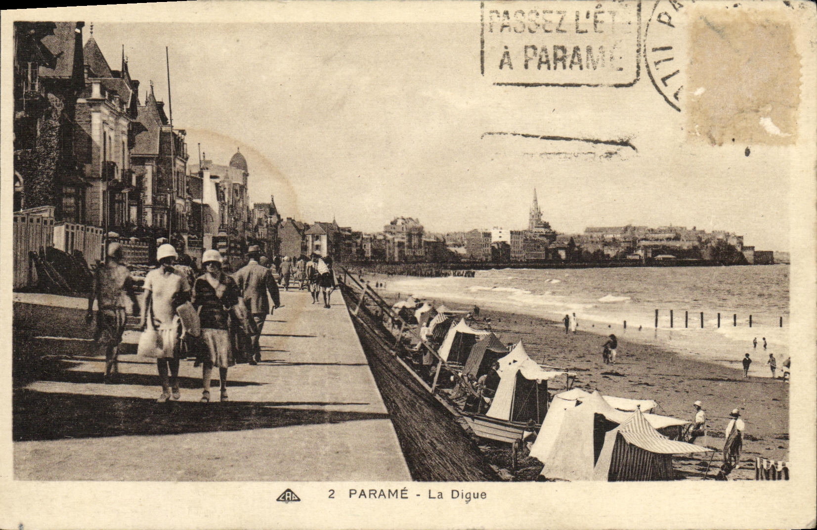 Paramé - La Digue — vue de la promenade et de la plage — éditeur A. A. des Arts