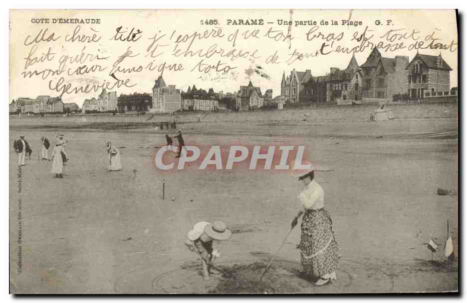CPA Parame Une Partie de la Plage Femme et enfant