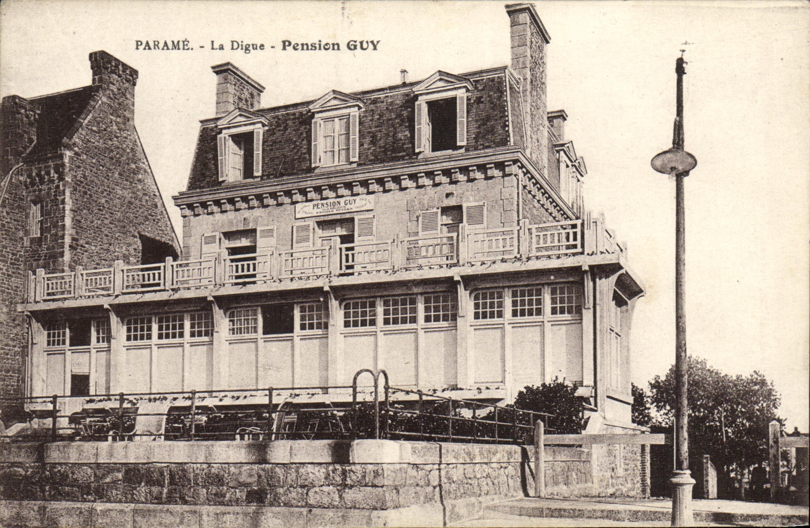 CPA Parame La Digue et la Pensien Guy