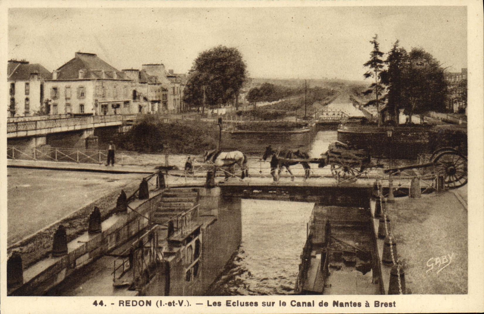 Redon (Ille-et-Vilaine) — Les Ecluses sur le Canal de Nantes à Brest — Gaby, n°44