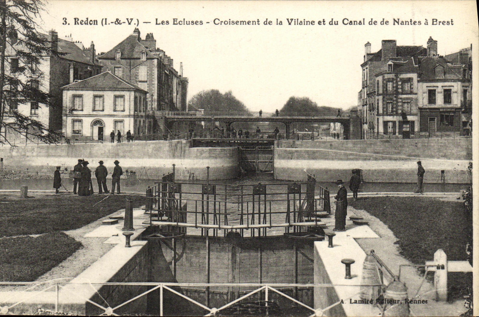 Redon (I.-&-V.) — Les Ecluses — Croisement de la Vilaine et du Canal de Nantes à Brest