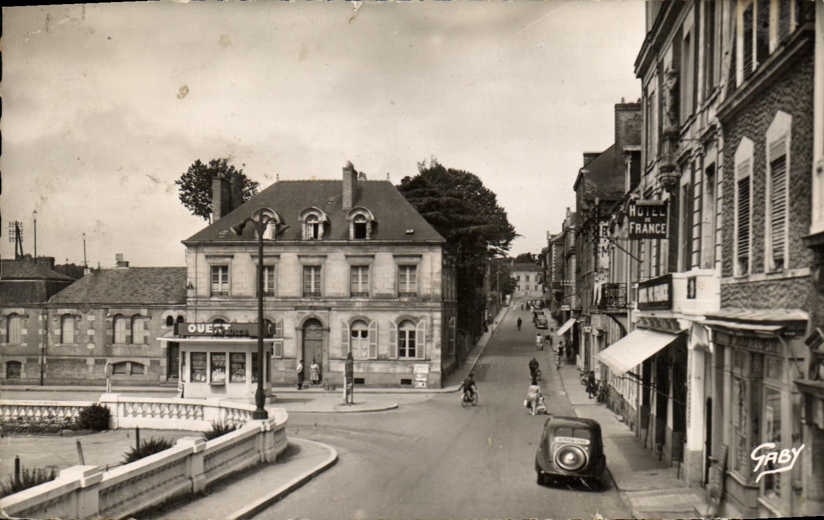 Place de la République et Avenue de la Gare — Redon (Ille-et-Vilaine) — Éditions GABY