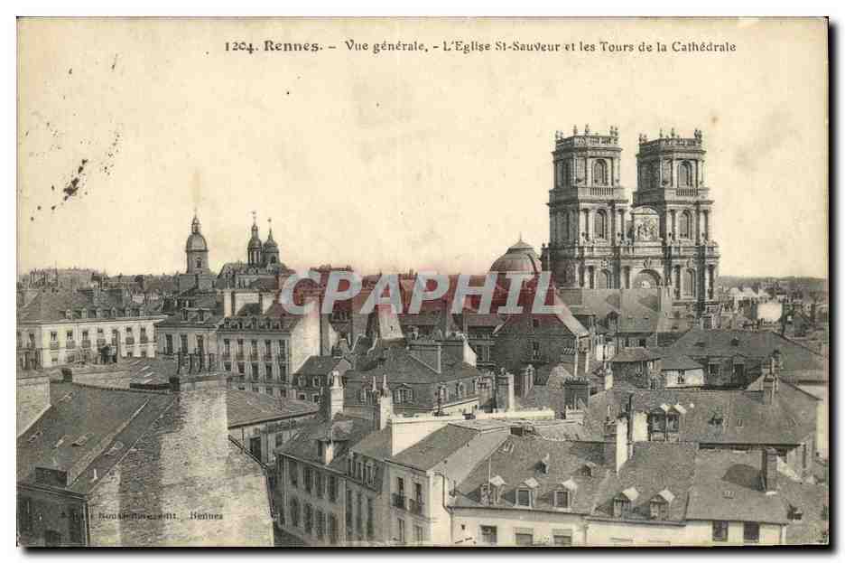 CPA Rennes Vue gnerale L Eglise St Sauveur et les Tours de la Cahtedrale