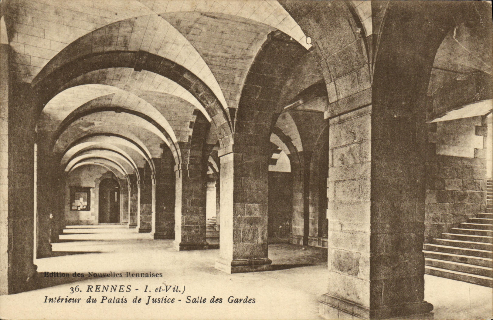 Rennes - Intérieur du Palais de Justice - Salle des Gardes — Édition des Nouvelles Rennaises, n°36
