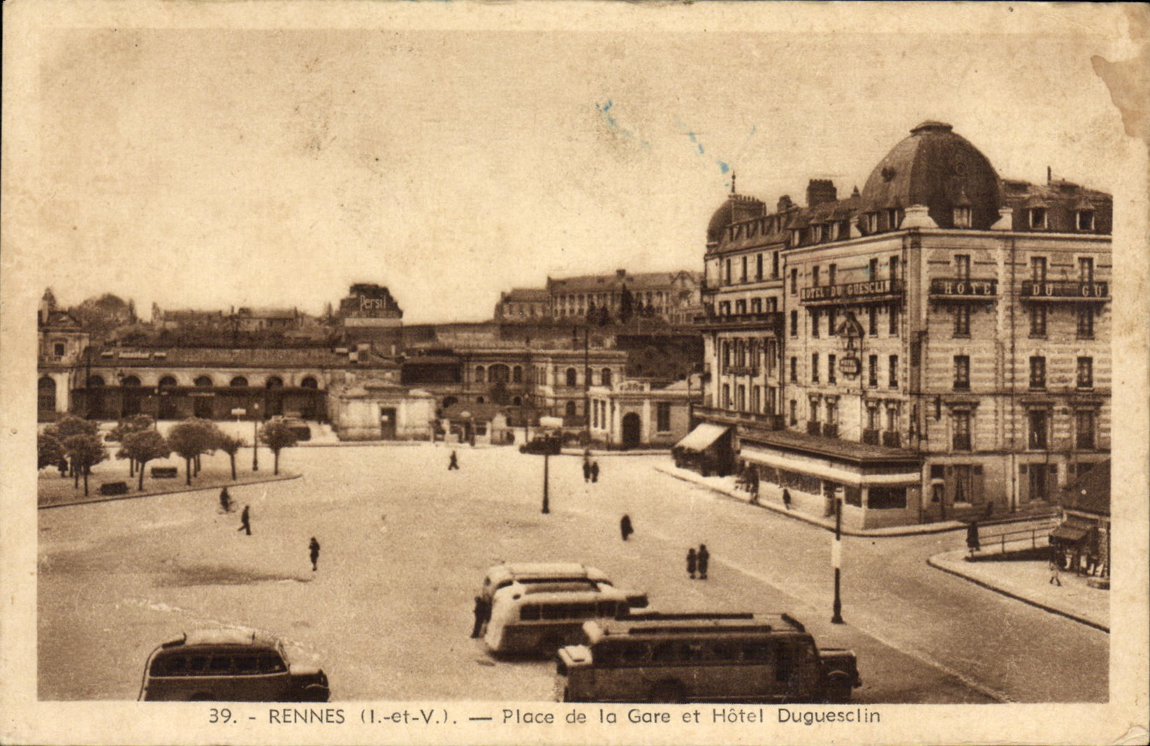 Rennes (Il-et-V.) — Place de la Gare et Hôtel Duguesclin