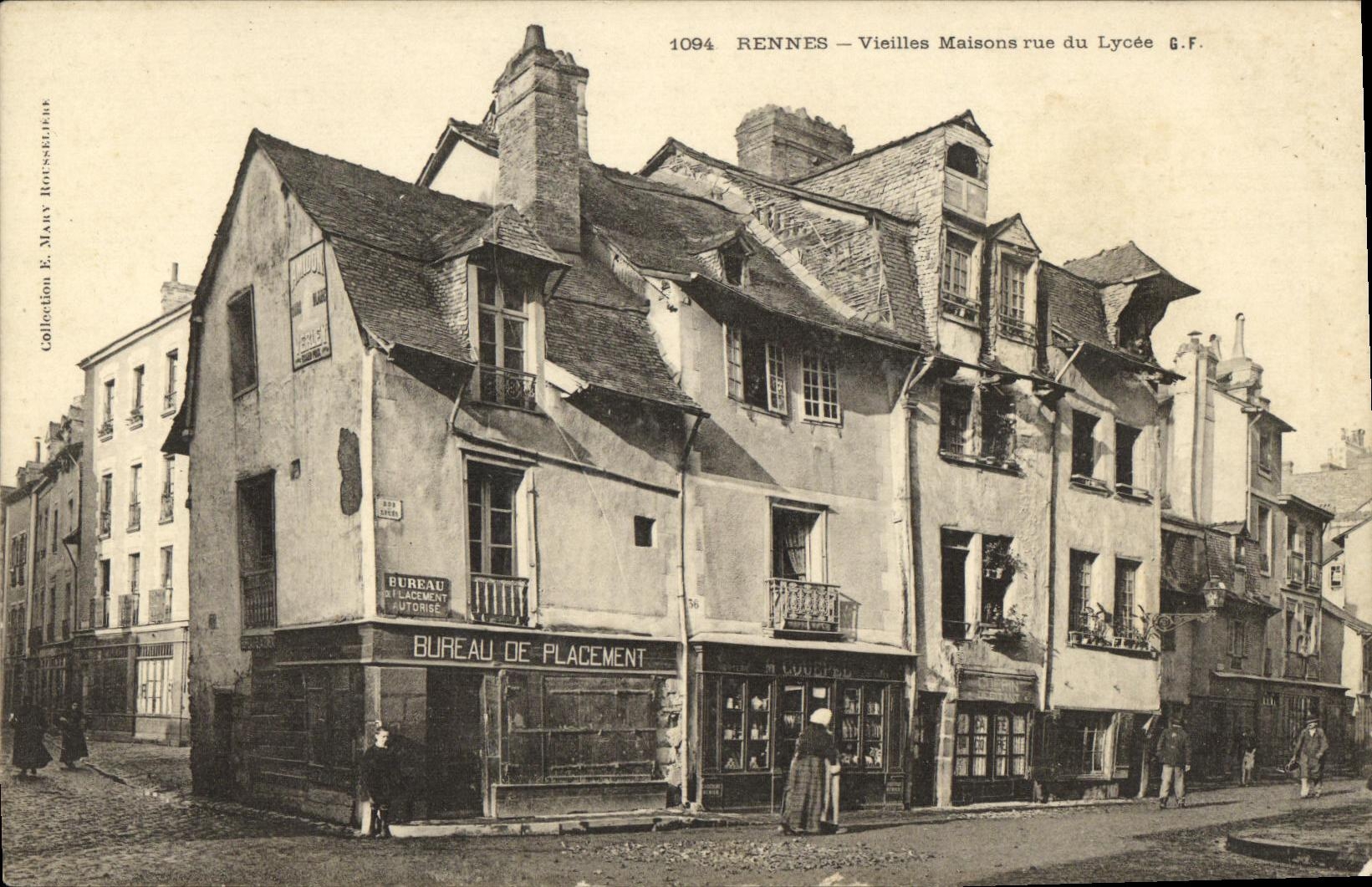 CPA Rennes Vieilles Maisons Rue du Lycee Bureau de Placement