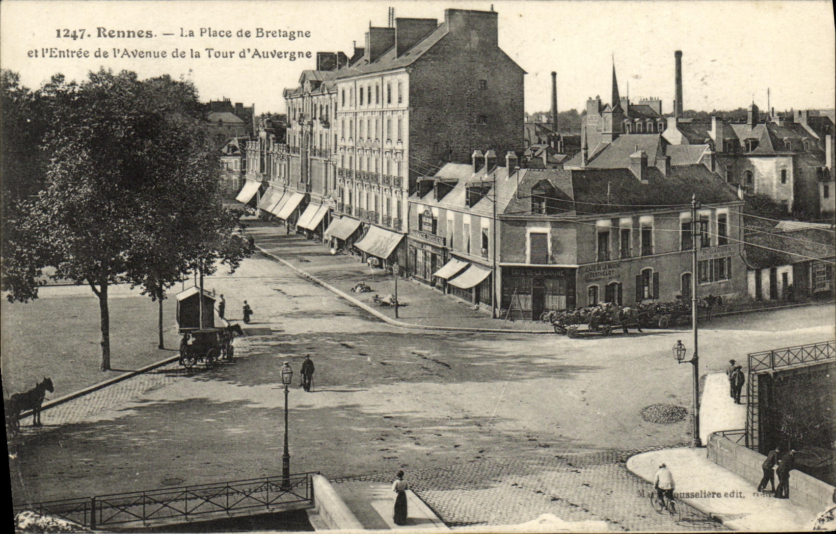 Rennes — La Place de Bretagne et l'Entrée de l'Avenue de la Tour d'Auvergne — Roussellière edit. n°1247