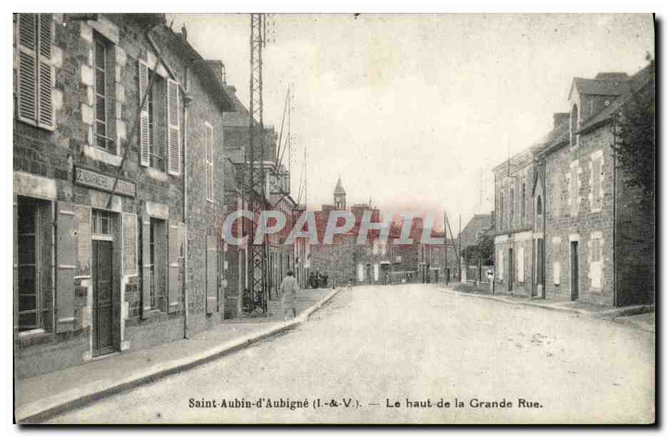 Saint-Aubin-d'Aubigné (I.-&-V.) — Le haut de la Grande Rue.