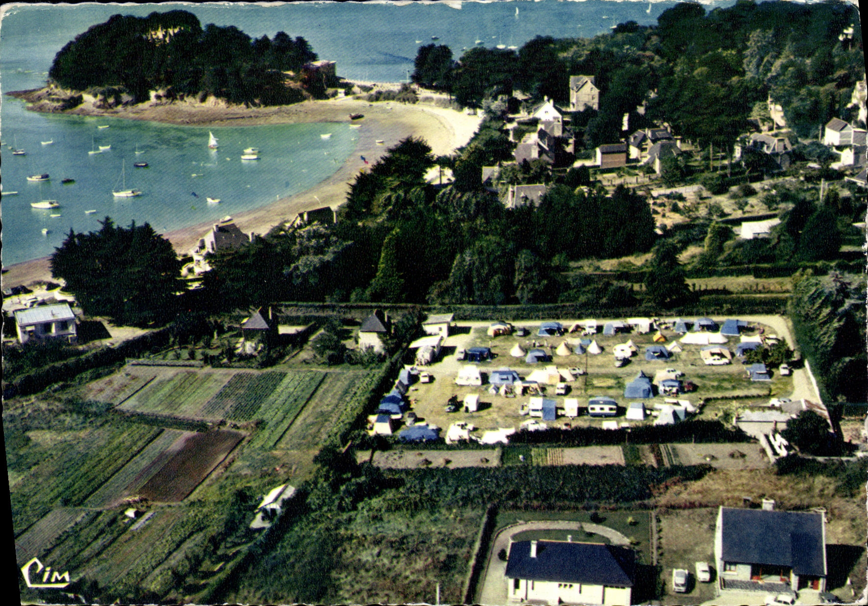 St-Briac (I.-et-V.) — Luftbild des Hafens Béchet und des Campingplatzes — CIM