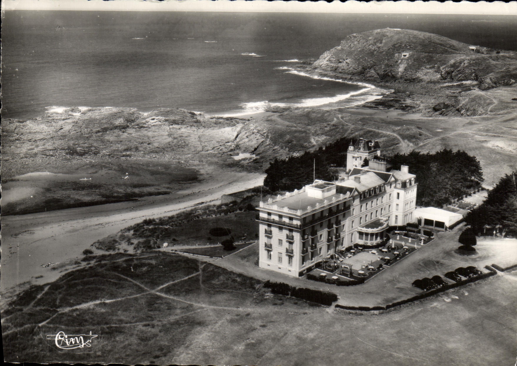 St-Briac (I.-et-V.) — Vue aérienne — Hôtel du Golf - Garde Guérin et Plage du Port Hué — Éditions Aériennes CIM' Combier Imp. Mâcon