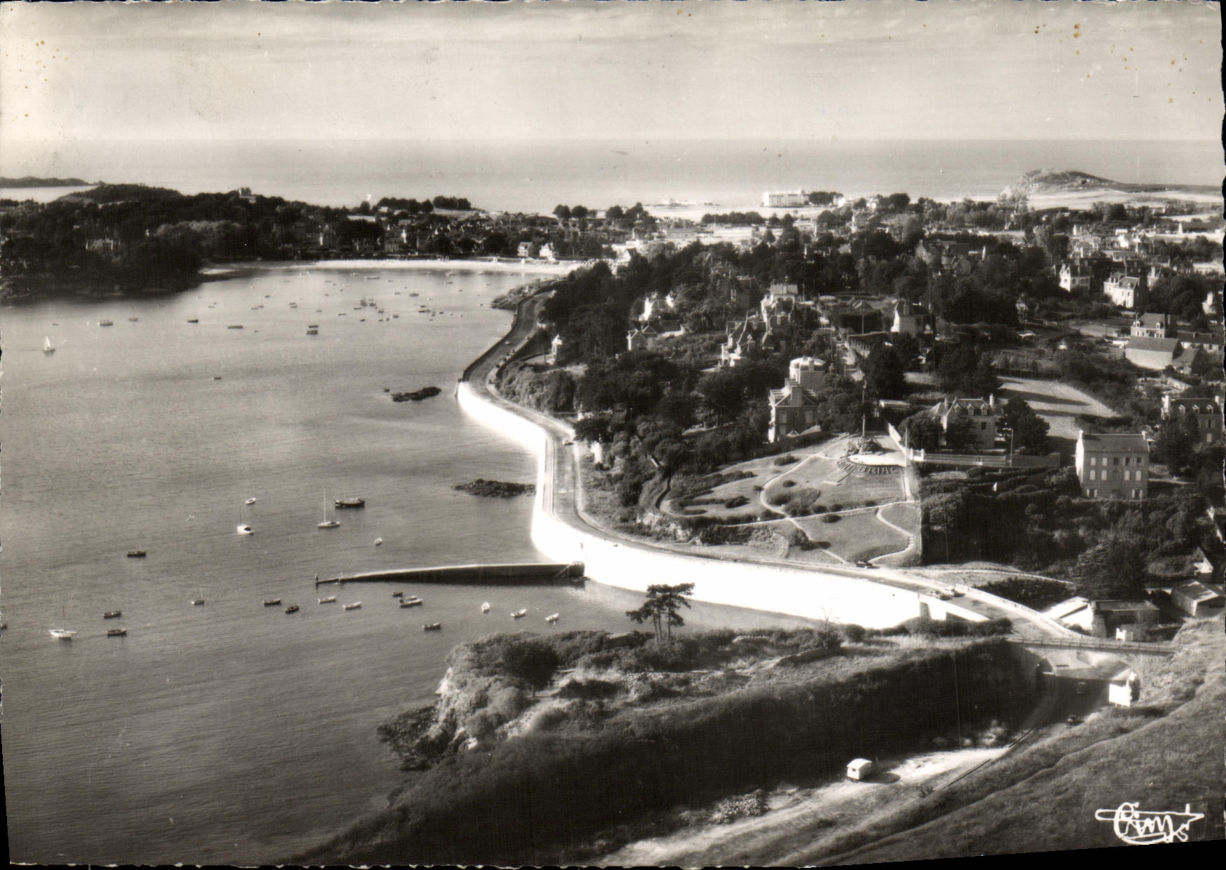 St-Briac-sur-Mer (I.-et-V.) — Vue aérienne de la baie et du balcon d’Emeraude — Éditions Aériennes Combier