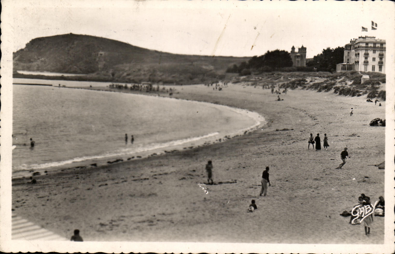 Saint-Briac (Ille-et-Vilaine) — La Plage du Port Hue et l'Hôtel du Golf — Éditions GABY