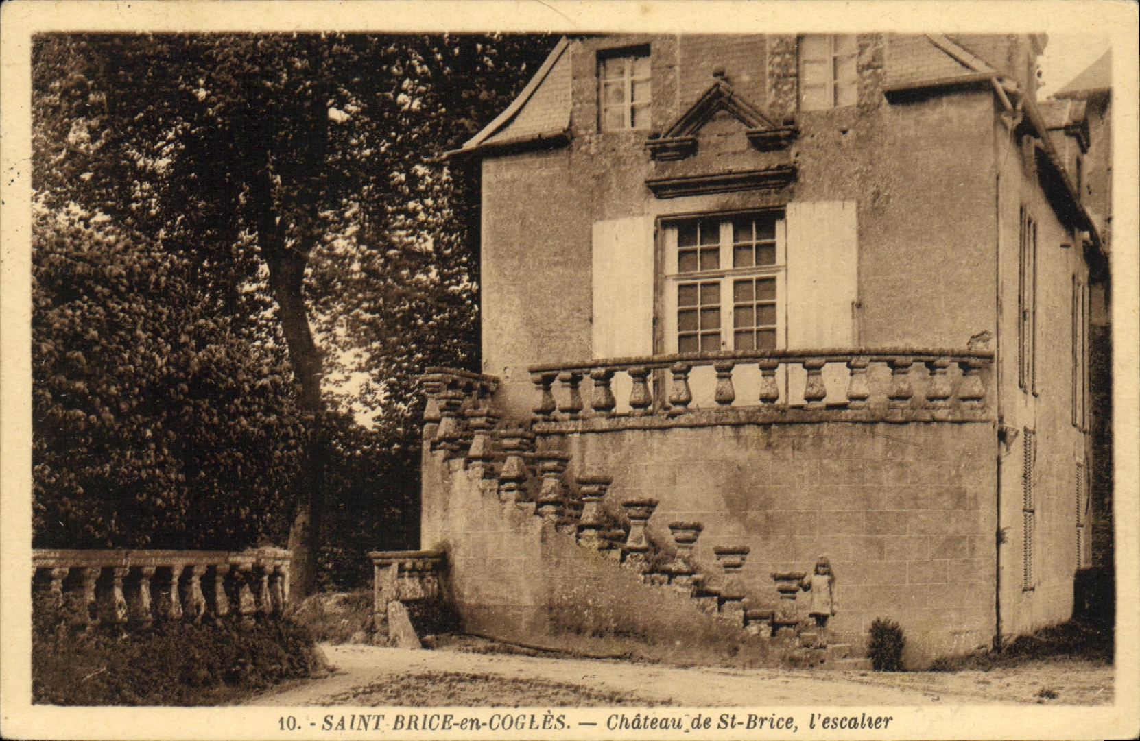Saint-Brice-en-Coglès — Château de St-Brice, l'escalier