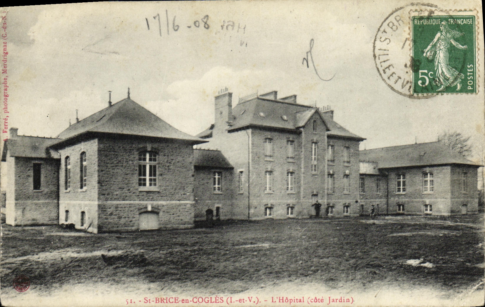 St-Brice-en-Coglès (I.-et-V.) — L'Hôpital (côté Jardin) — A. Ferré, photographe, Merdrignac (C.-du-N.)