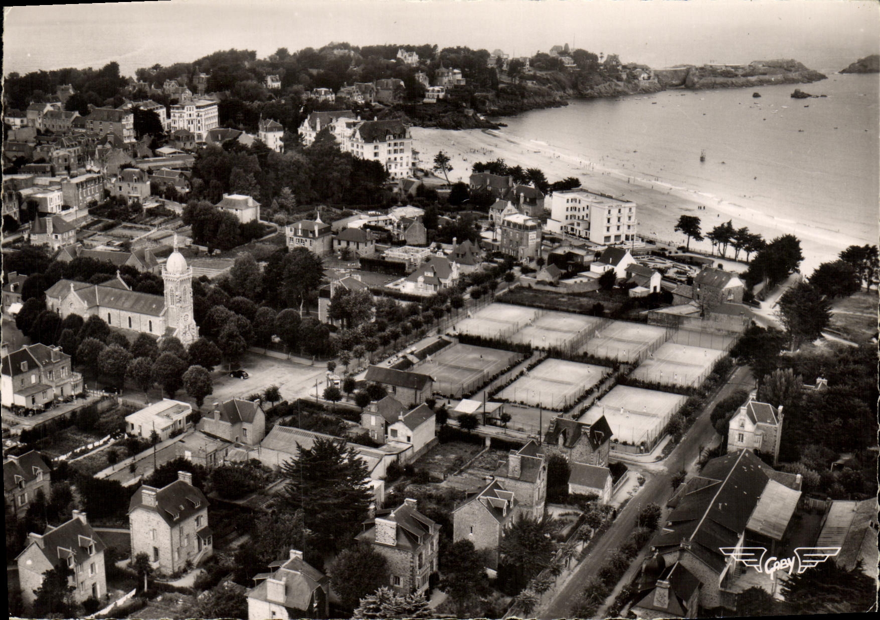 Saint-Lunaire (Ille-et-Vilaine) — Vue aérienne vers la Pointe du Décollé — Éditions Caby
