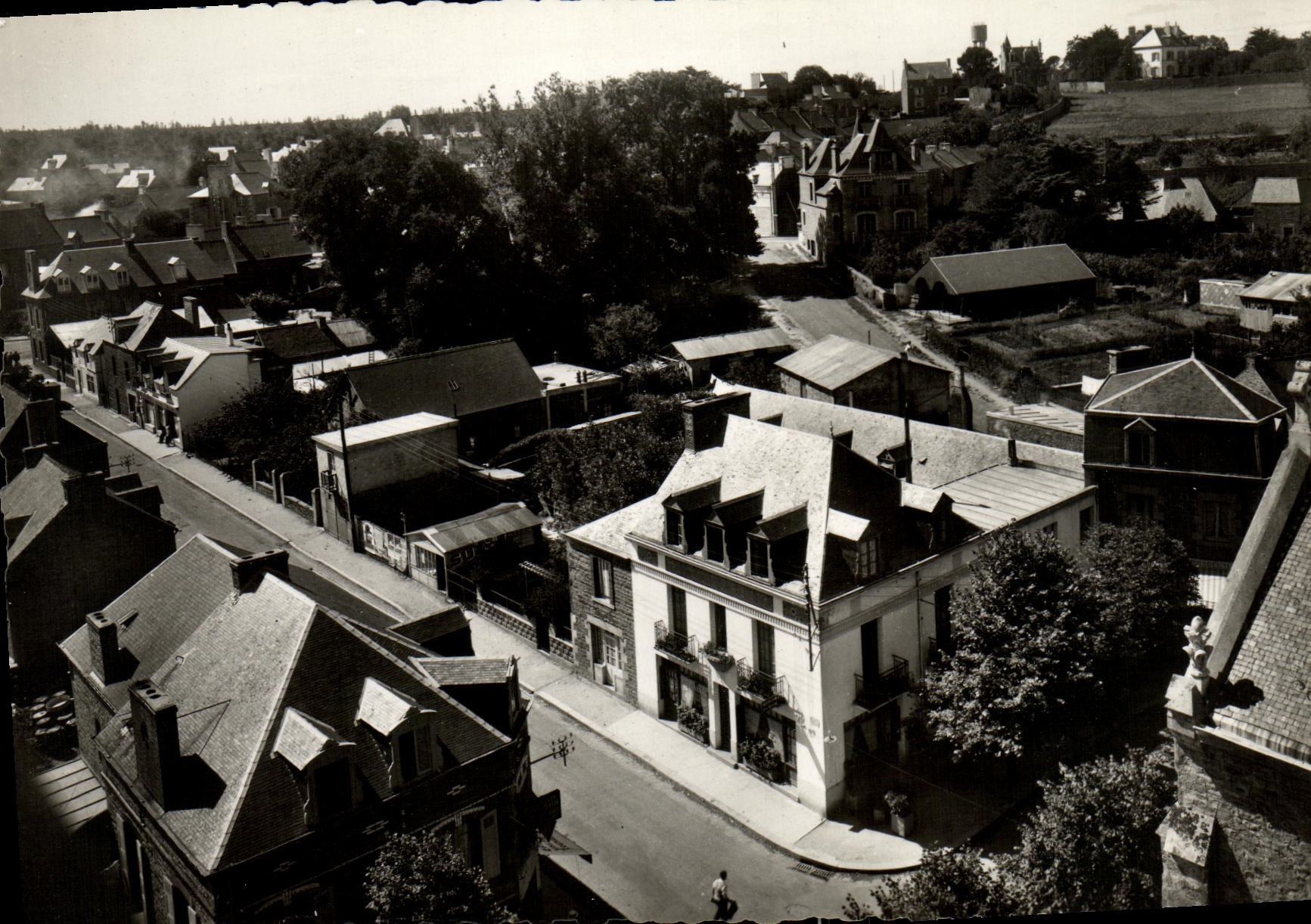Saint-Lunaire (Il-et-V) — Vue du Centre — éditeur : Mullian, n° 782