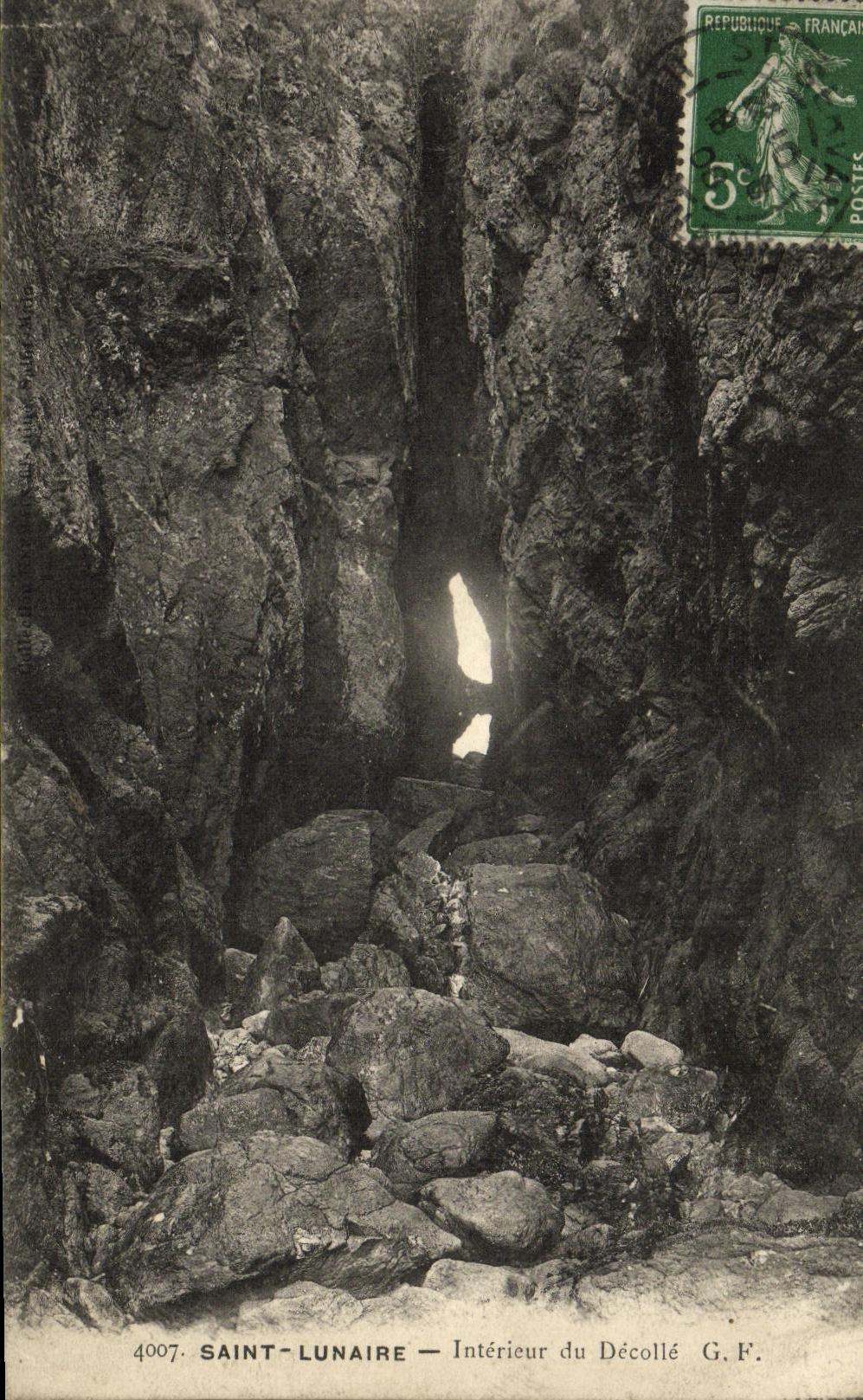 Saint-Lunaire — Intérieur du Décollé — G.F. n°4007