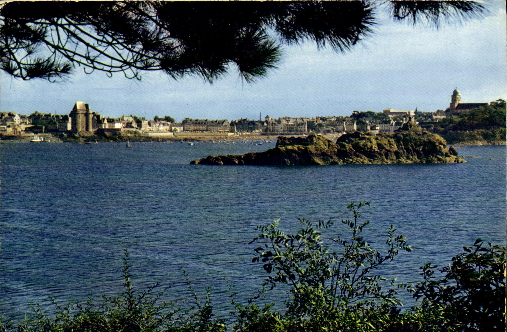 St-Malo — Vue générale et le rocher de Bizeux — Mexichrome