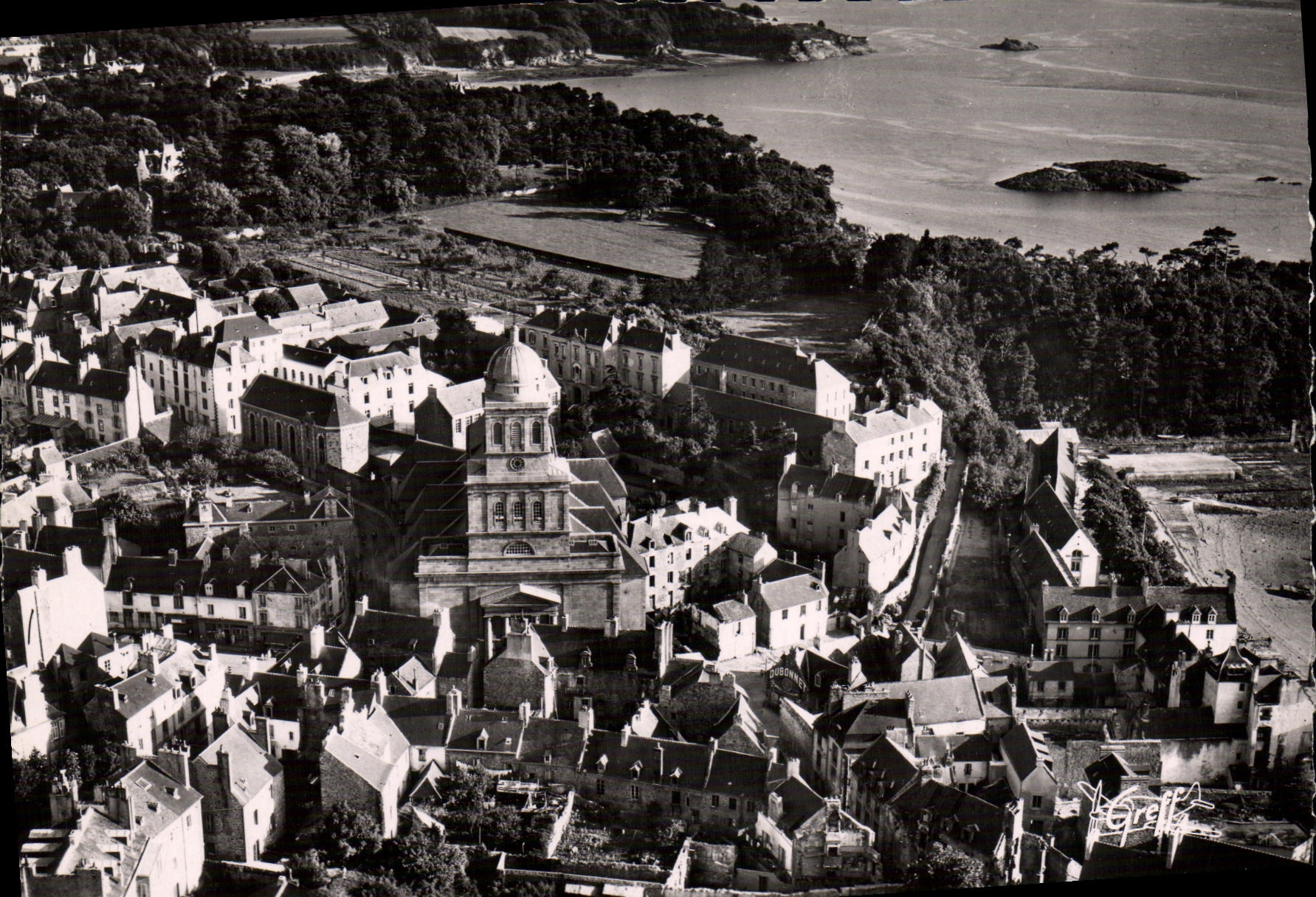 Saint-Servan (Ille-et-Vil) — Le Centre de la Ville et les bords de la Rance — GREFF, S.M.R.P., Éditeur
