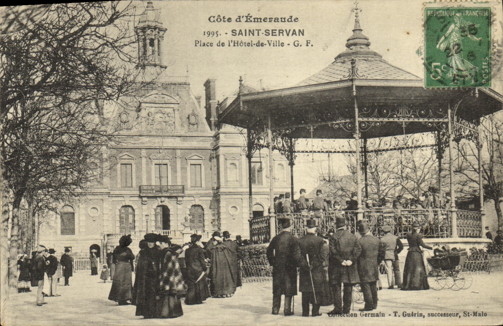 CPA Saint Servan Place de l Hotel de Ville Kiosque