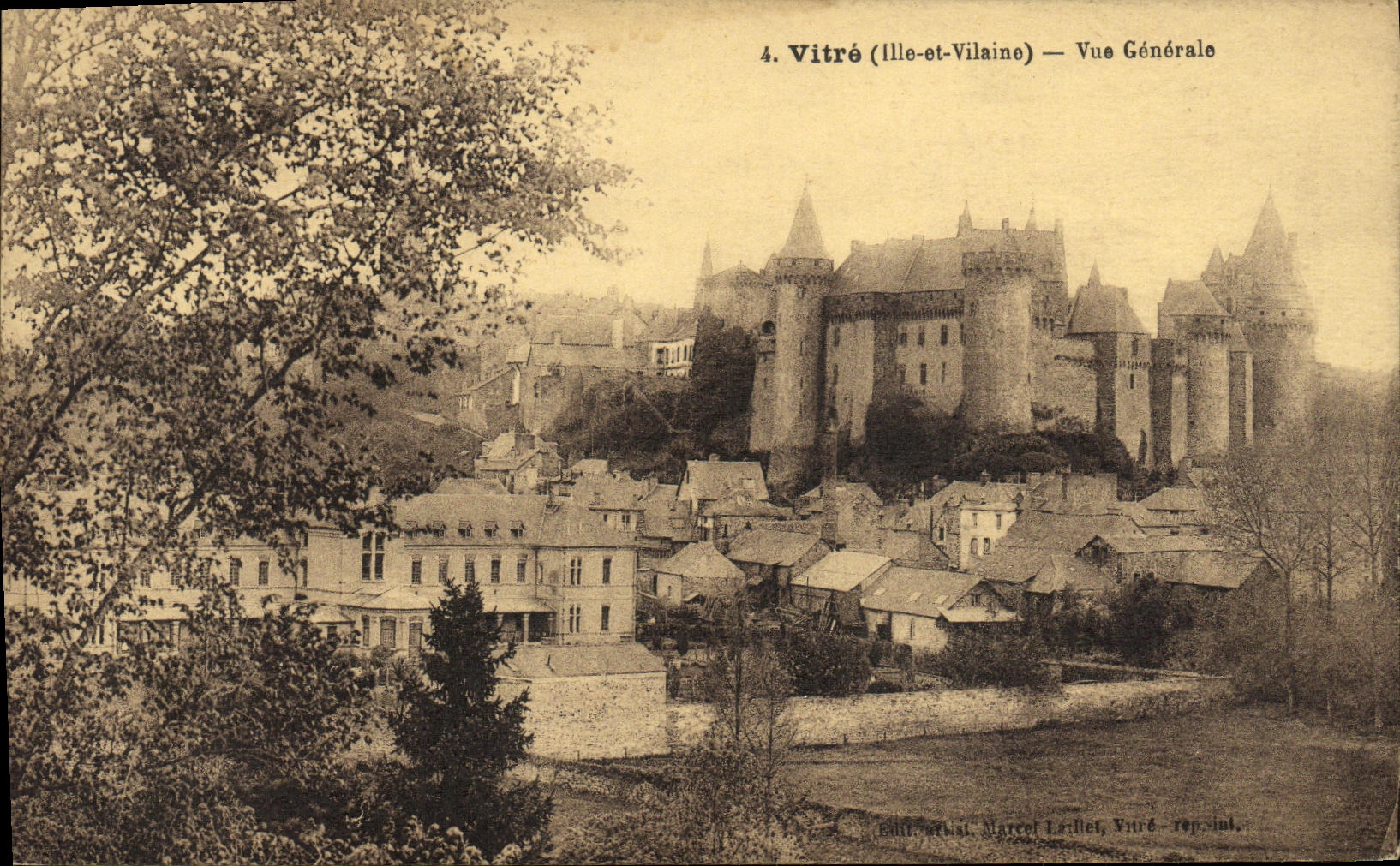 Vitré (Ille-et-Vilaine) — Vue Générale — Éditeur Marcel Leillet, Vitré