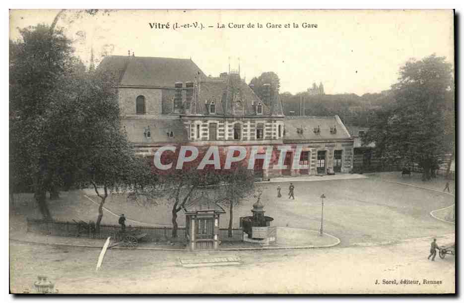 Vitré (Il-et-V.) — La Cour de la Gare et la Gare — J. Sorel, éditeur, Rennes