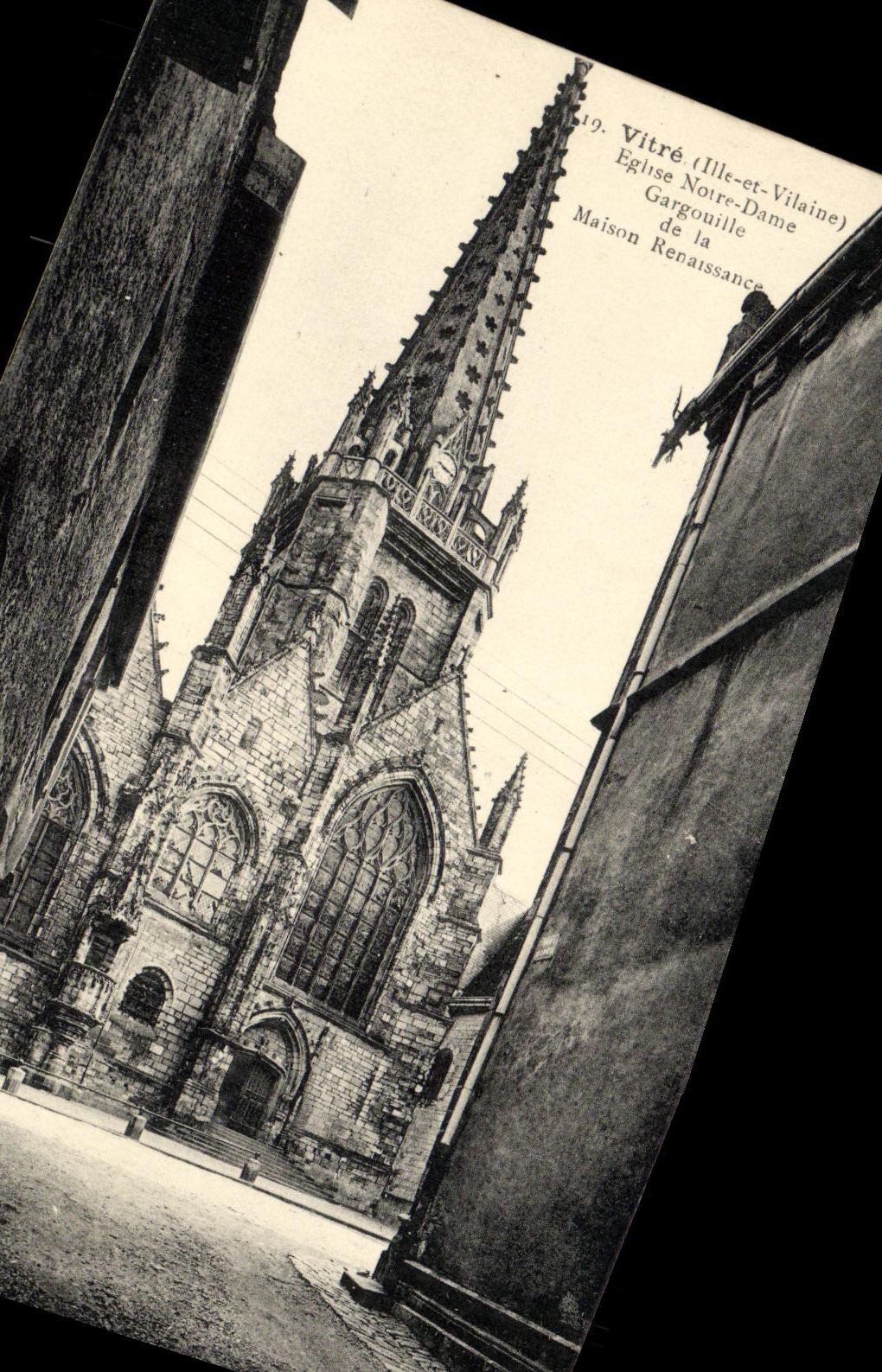 Vitré (Ille-et-Vilaine) — Église Notre-Dame et Maison Renaissance — J. Moran, n°19