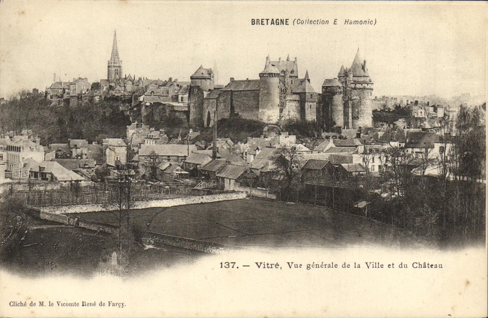 Vitré — Vue générale de la Ville et du Château — Collection E Hamonic, n°137