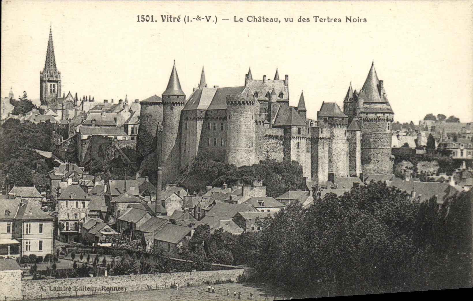 Vitré (Il.&-V.) — Le Château, vu des Tertres Noirs — A. Lamlre, Rennes, n°1501
