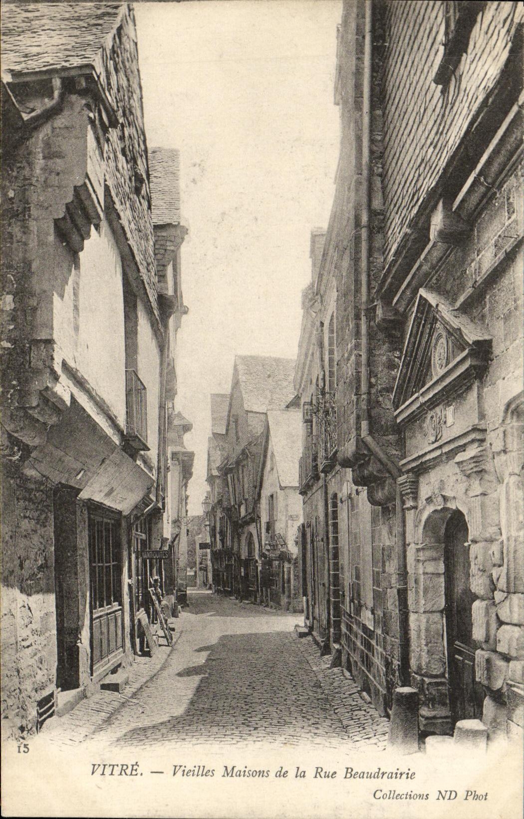 VITRÉ — Vieilles Maisons de la Rue Beaudrairie — Collections ND Phot n°15