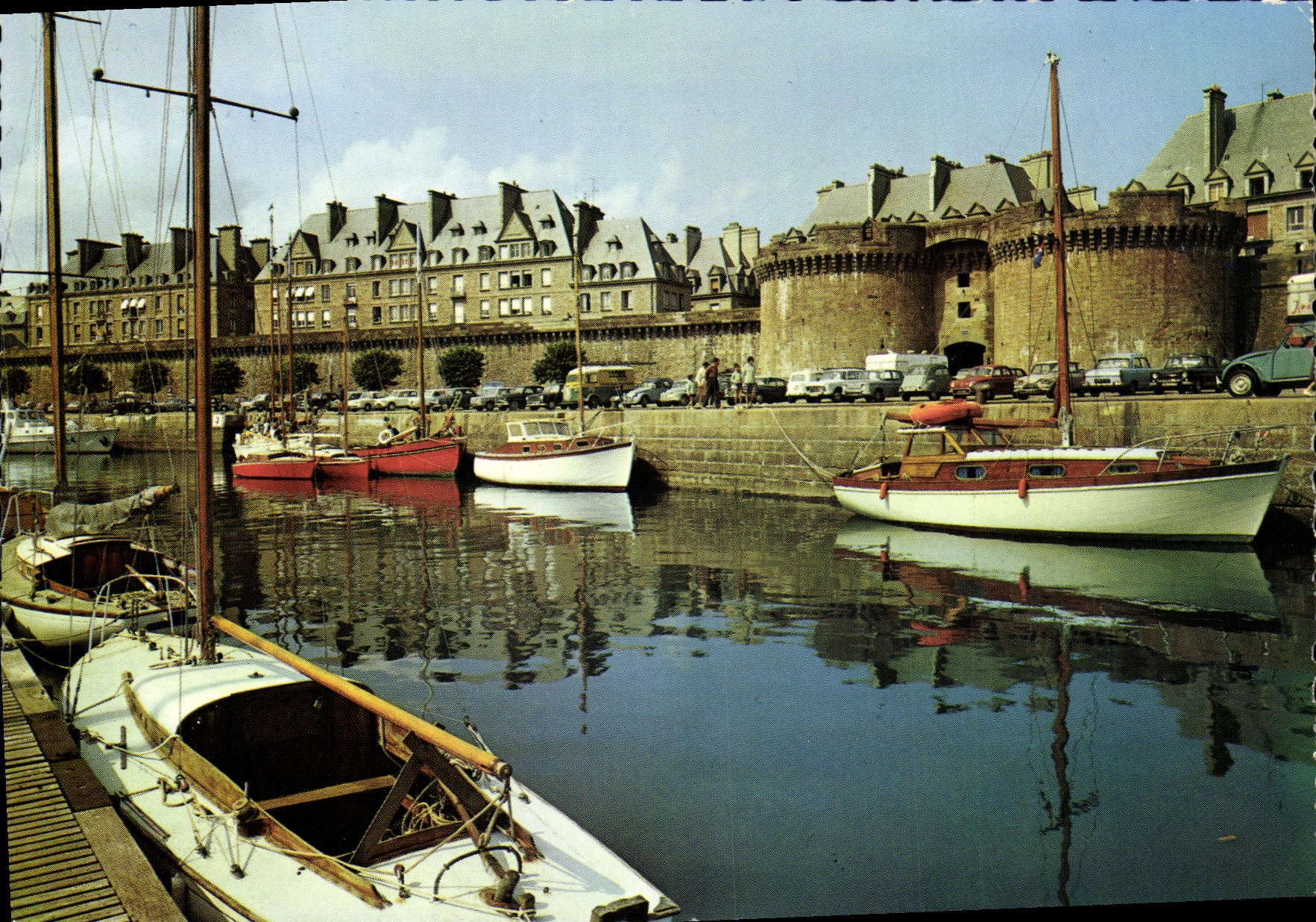 Saint-Malo (Ille-et-Vilaine) — Le Port des Yachts, La Grande Porte — Éditions Naturelles