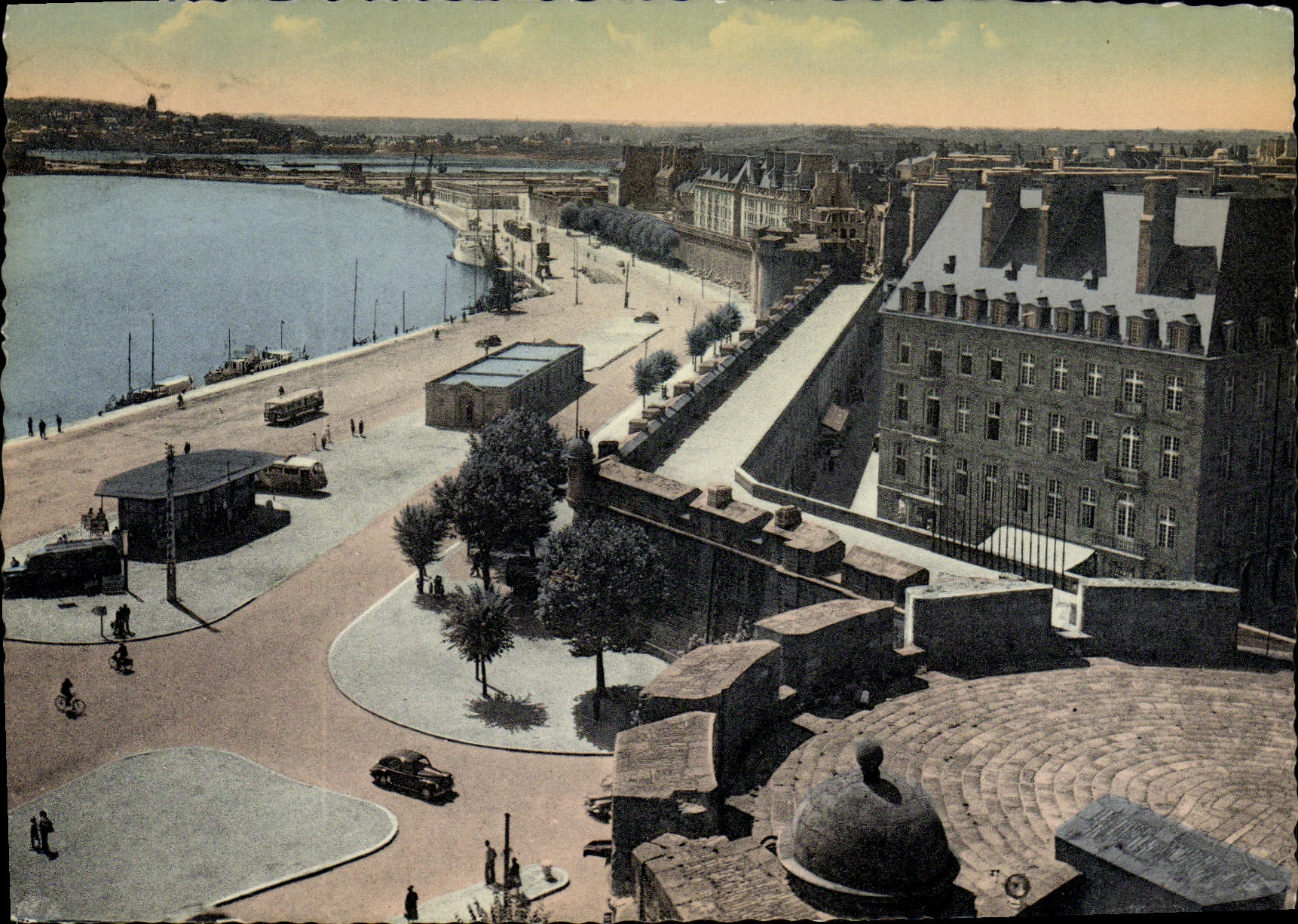 St-Malo - Les Remparts — vue du port et des remparts — Cie des Arts Photomécaniques, Paris