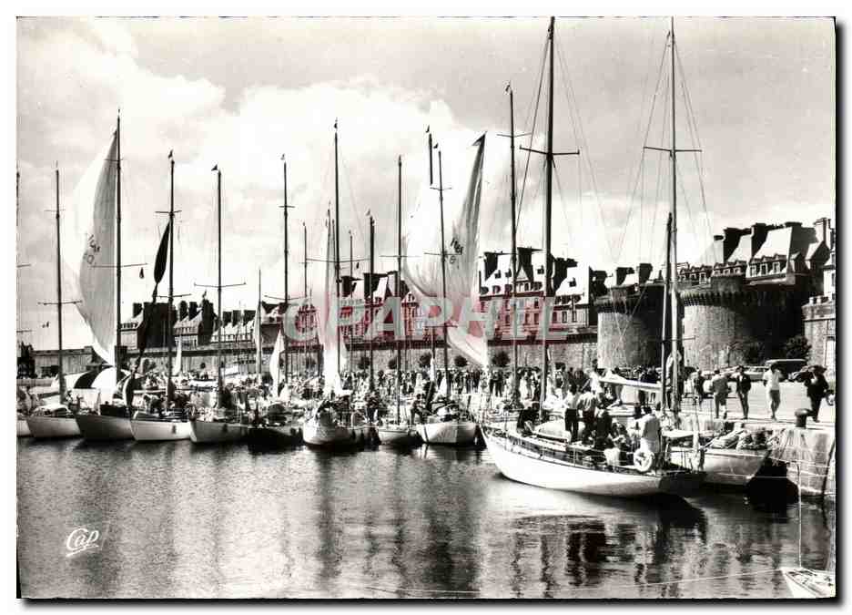 Saint-Malo - Cité Corsaire - Bassin des Yachts — C* des Arts Photomécaniques, Paris