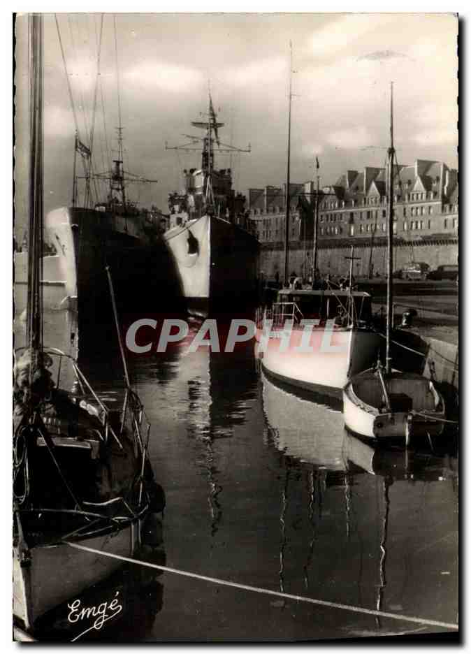 Port de Saint-Malo — vue des bateaux et du fort — Éditeur Paramé Roi, n° 465